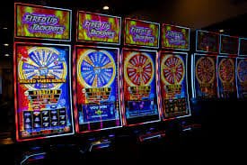 jdb77 Live Casino တိုက်ရိုက် ကာစီနို ဒီလာများနှင့် Baccarat ဂိမ်း
